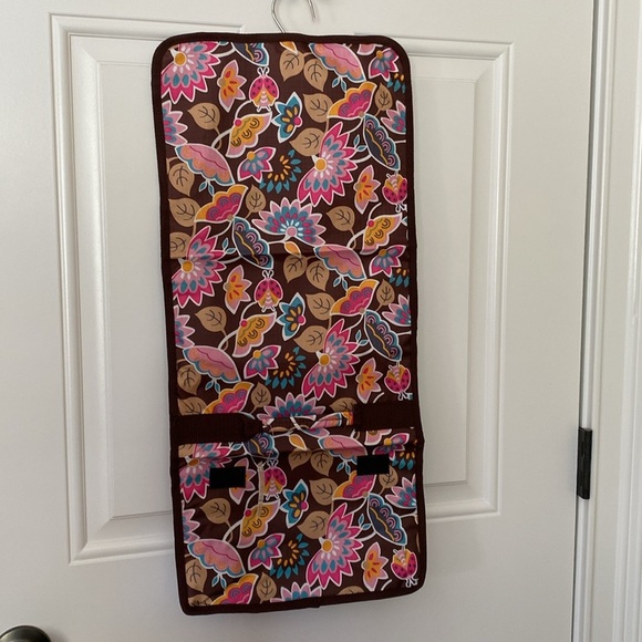 Toiletry bag - Picture 4 of 9